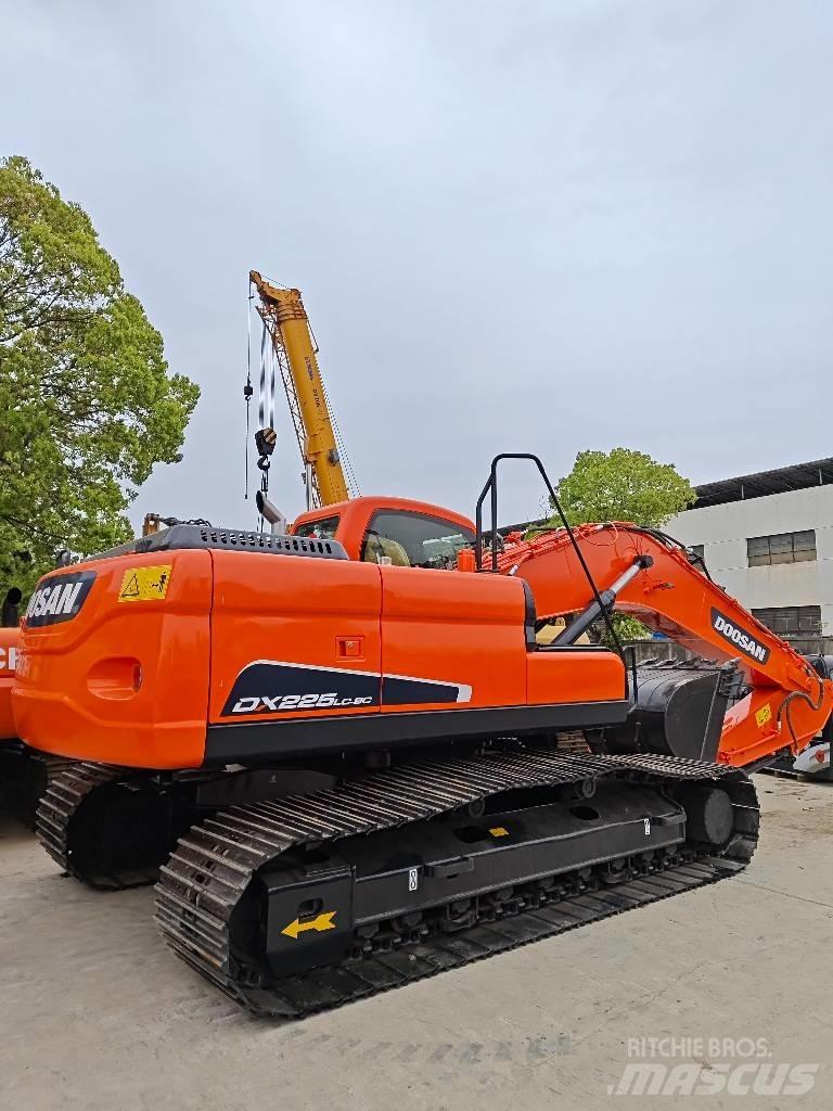 Doosan DX 225 LC Excavadoras de cadenas