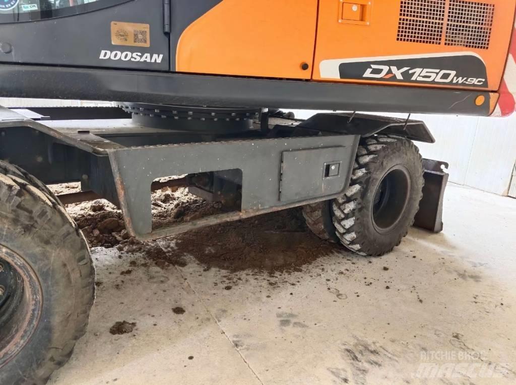 Doosan DX 150W-9C Excavadoras de ruedas