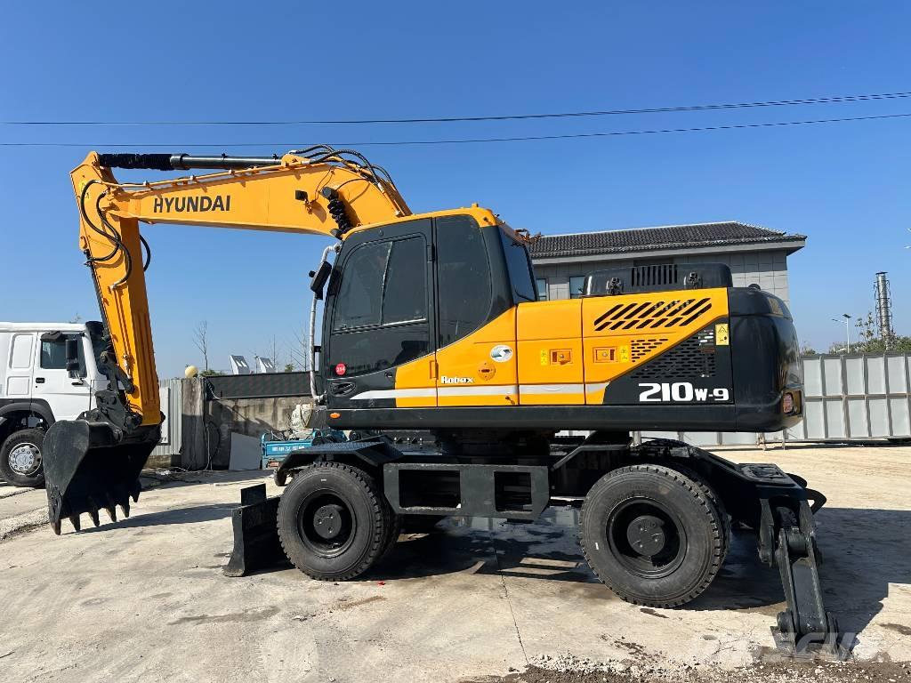 Hyundai R210W-9 Excavadoras de ruedas