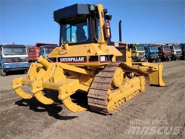 CAT D 6 M Buldozer sobre oruga