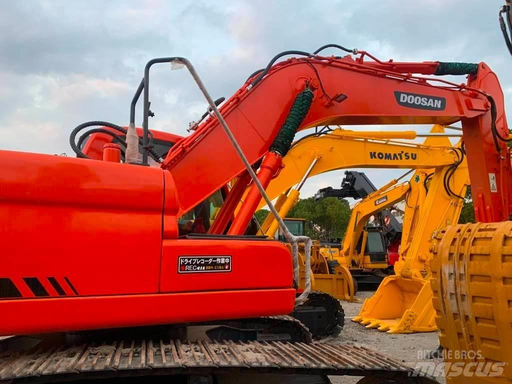 Doosan DX 225 LC Excavadoras de cadenas