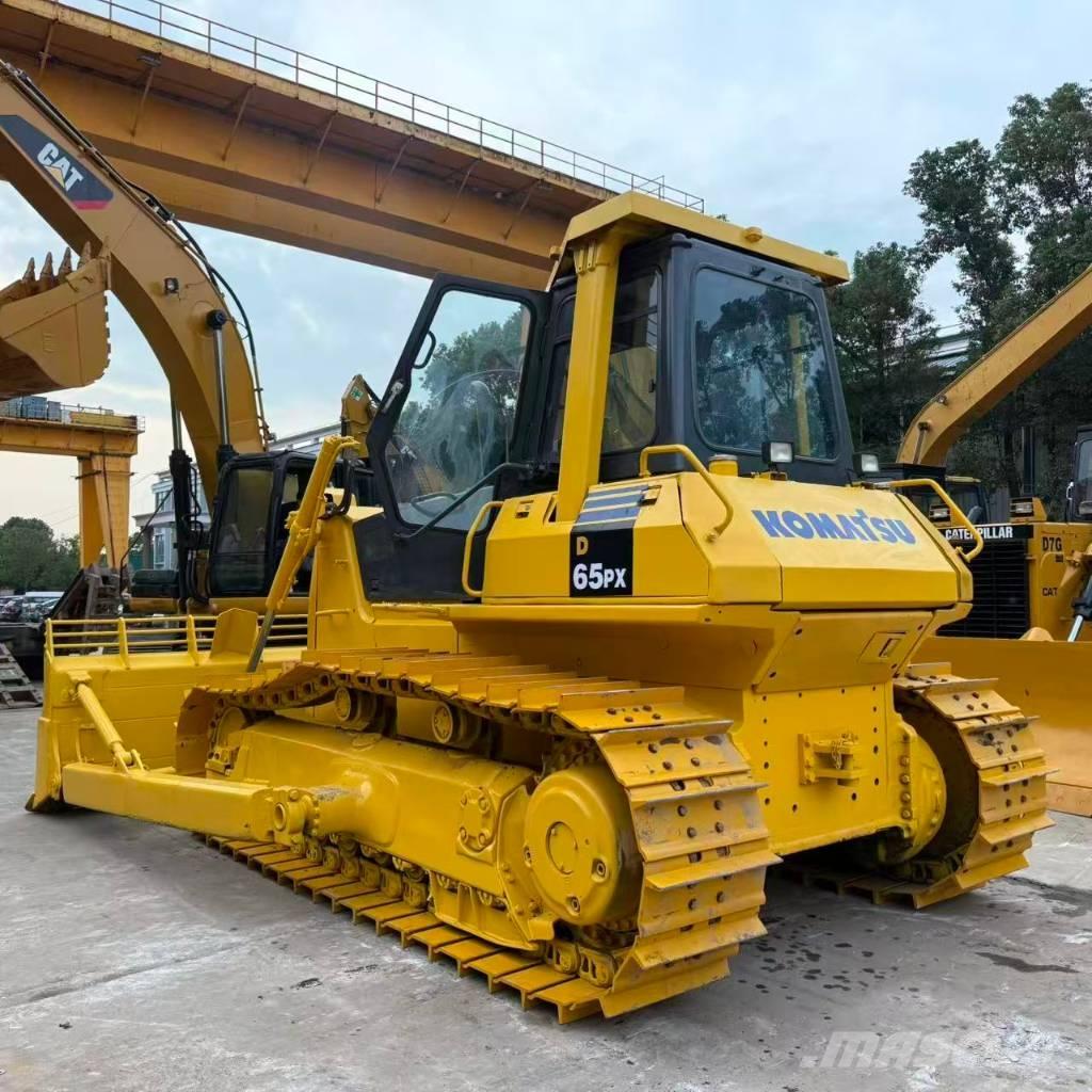 Komatsu D 65 PX-12E Buldozer sobre oruga