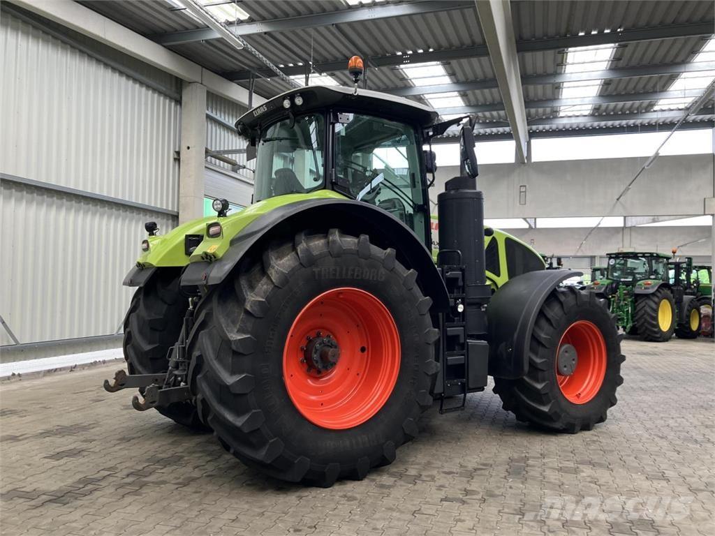 CLAAS Axion 930 Tractores