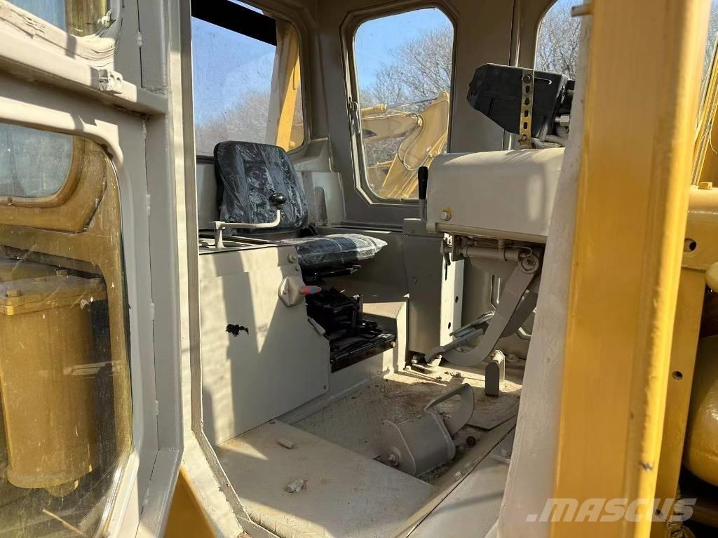 CAT D 8 K Buldozer sobre oruga