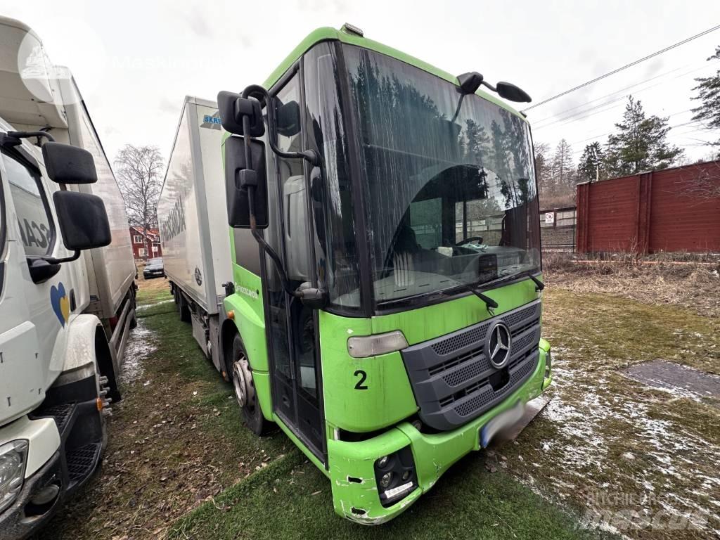 Mercedes-Benz Econic Camiones caja cerrada