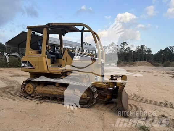 CAT D3G XL Buldozer sobre oruga