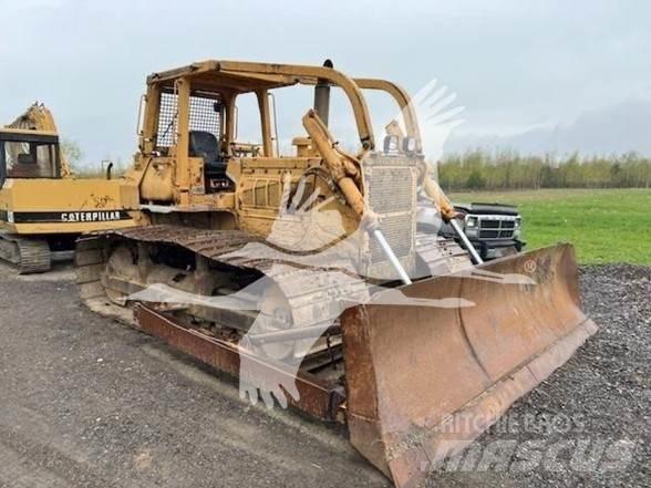 Komatsu D65P-7 Buldozer sobre oruga