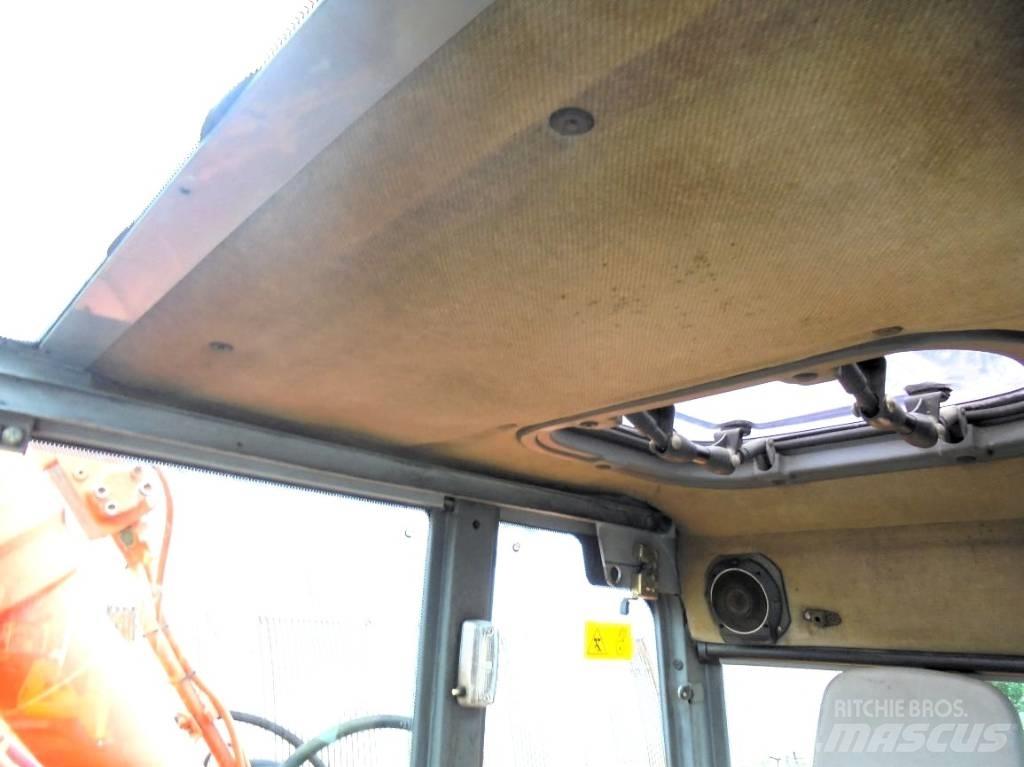 Hitachi FH 130 W-3 Excavadoras de ruedas