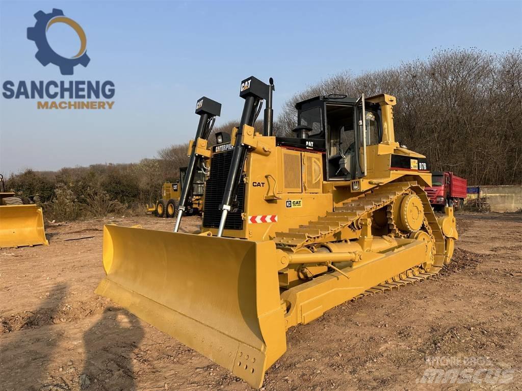 CAT D 7 R Buldozer sobre oruga