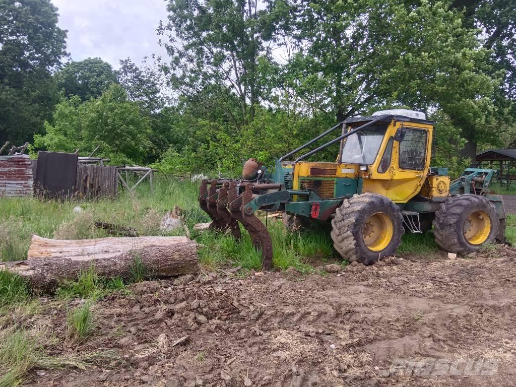 HSM 807 Tractor forestal