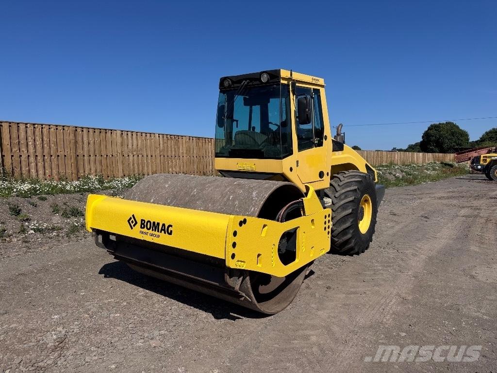 Bomag BW 213 D H-4 Rodillos de un solo tambor
