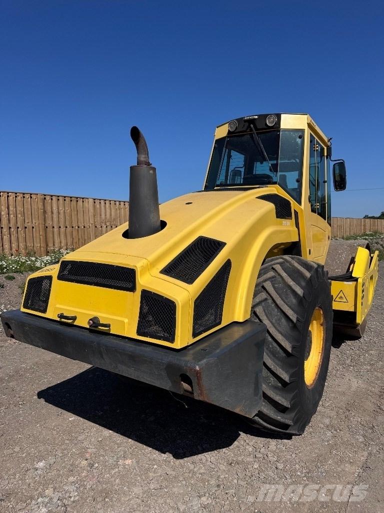Bomag BW 213 D H-4 Rodillos de un solo tambor