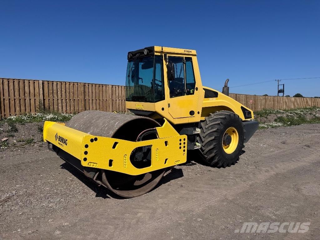 Bomag BW 213 D H-4 Rodillos de un solo tambor