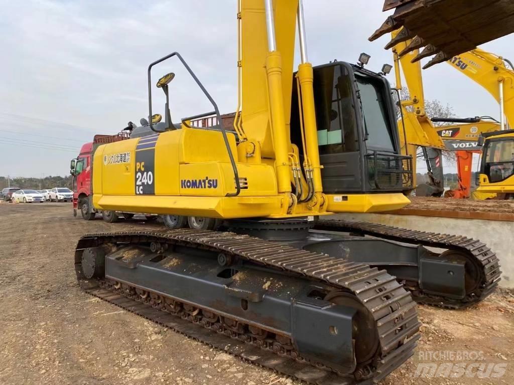 Komatsu 240LC-8 Excavadoras de cadenas