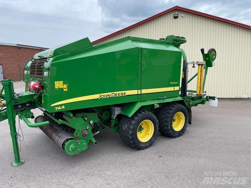 John Deere 744 H Rotoempacadoras