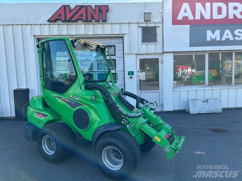Avant E 527 Med  hytt Minicargadoras