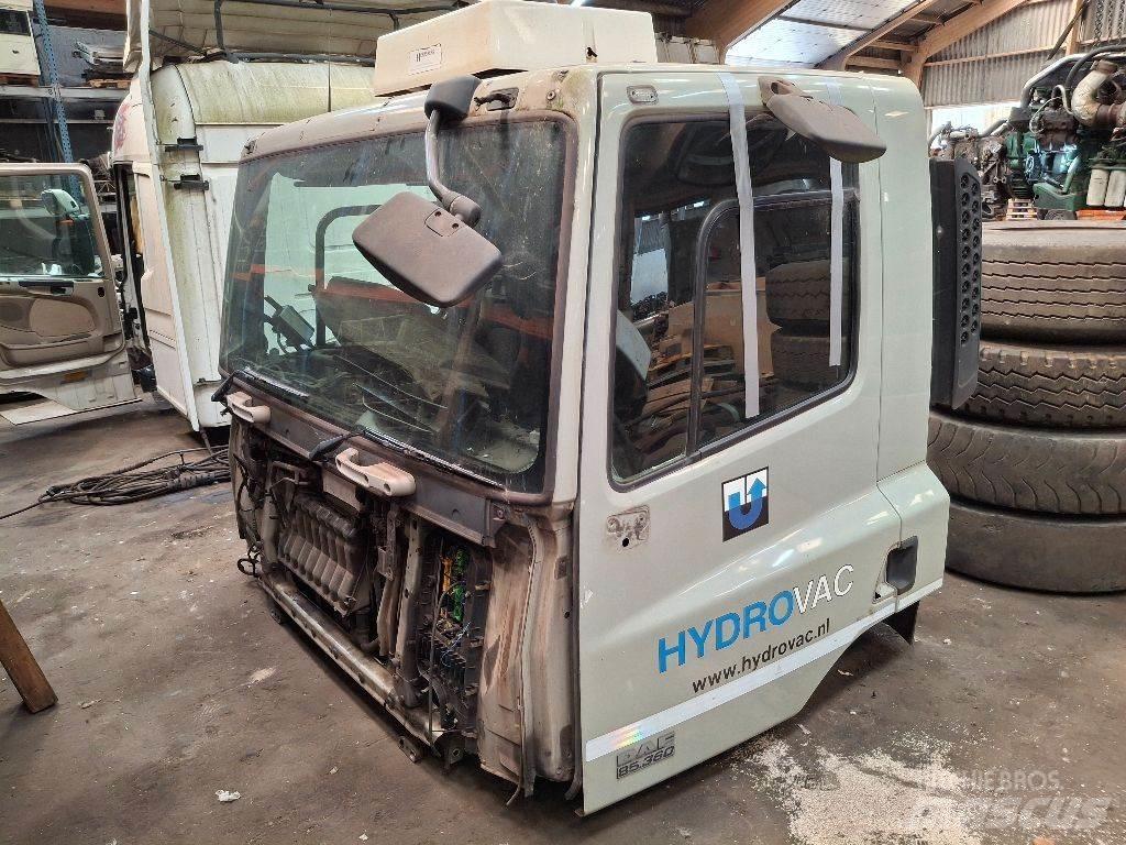 DAF CF 85.360 Cabinas e interior