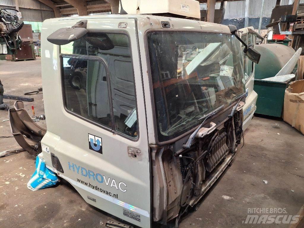 DAF CF 85.360 Cabinas e interior