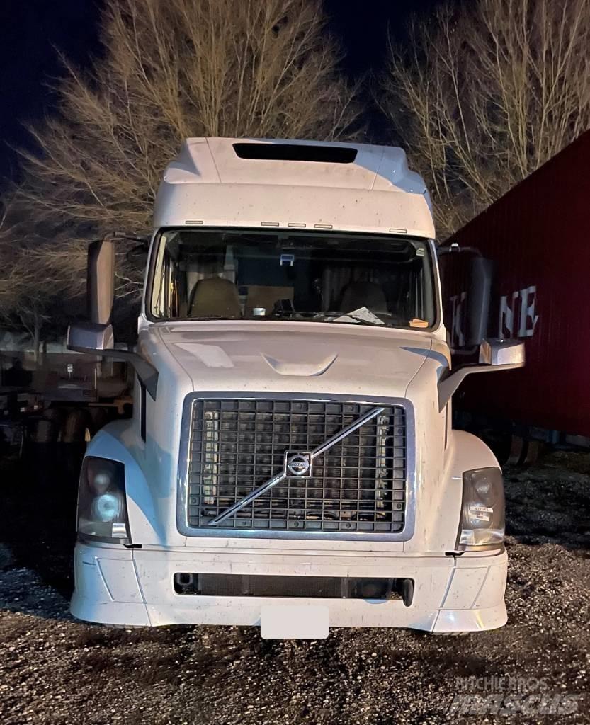 Volvo VNL 42 670 Cabezas tractoras