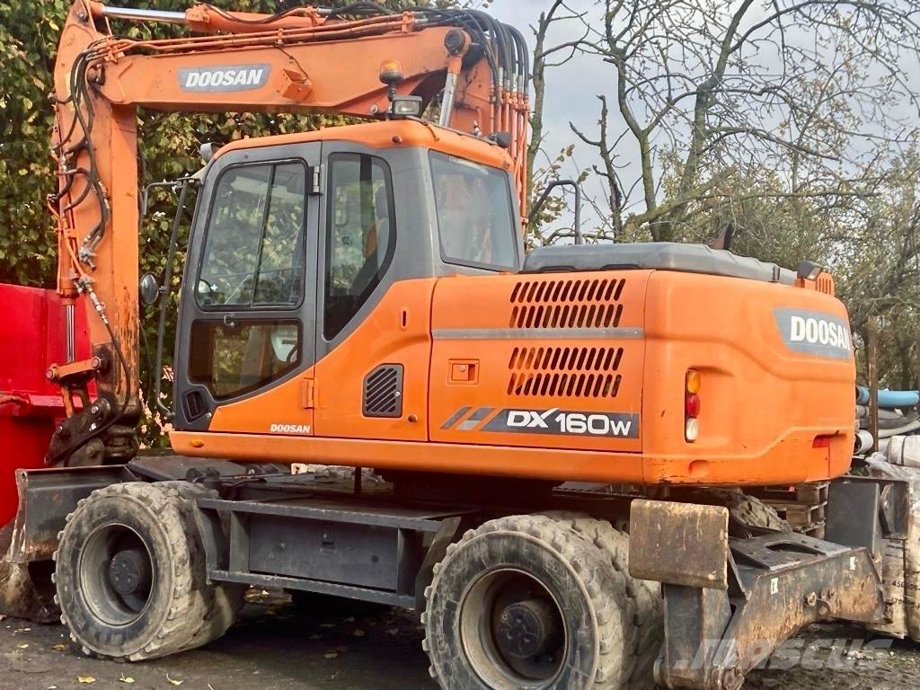 Doosan DX 160 W-3 Excavadoras de ruedas