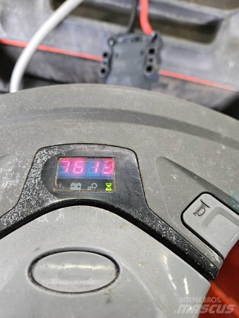 BT LPE250 Transpaletas Eléctricas con plataforma