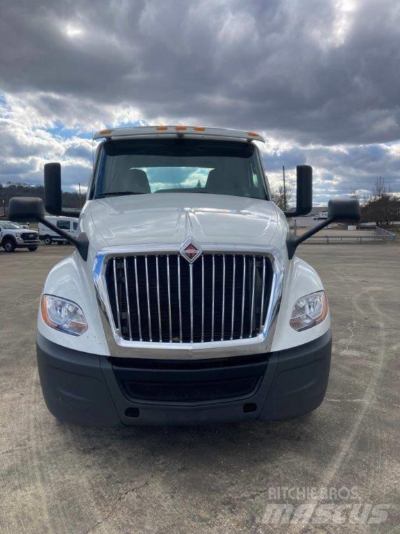 International LT Cabezas tractoras
