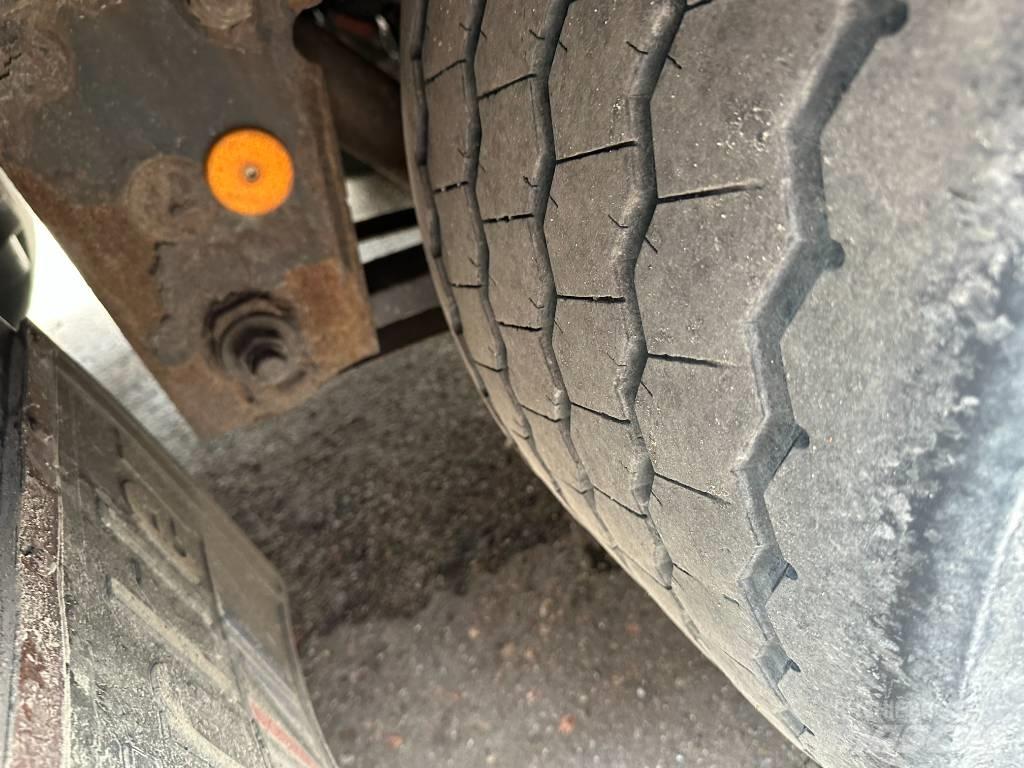 Krone SDP 27 MEGA Semirremolques con caja de lona