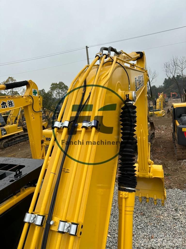 Komatsu PC 200-8 Excavadoras de cadenas