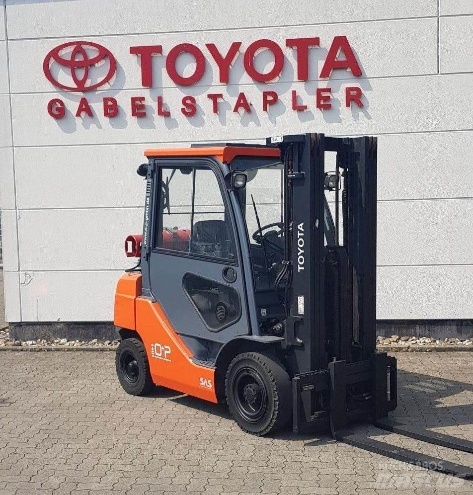 Toyota 02-8FGF25 Carretillas LPG