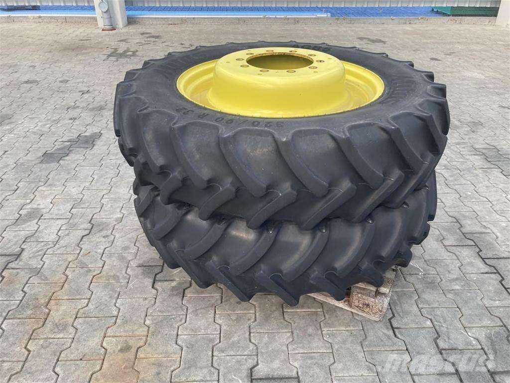 Mitas 320/90R32 Neumáticos, ruedas y llantas