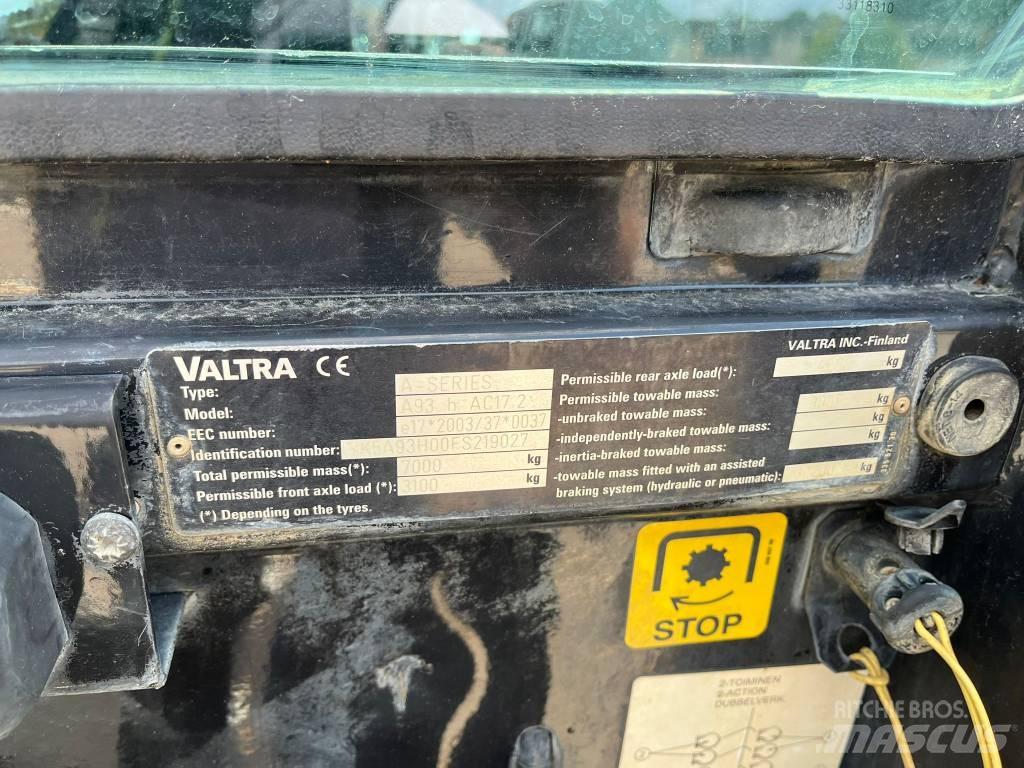 Valtra A 93 Tractores