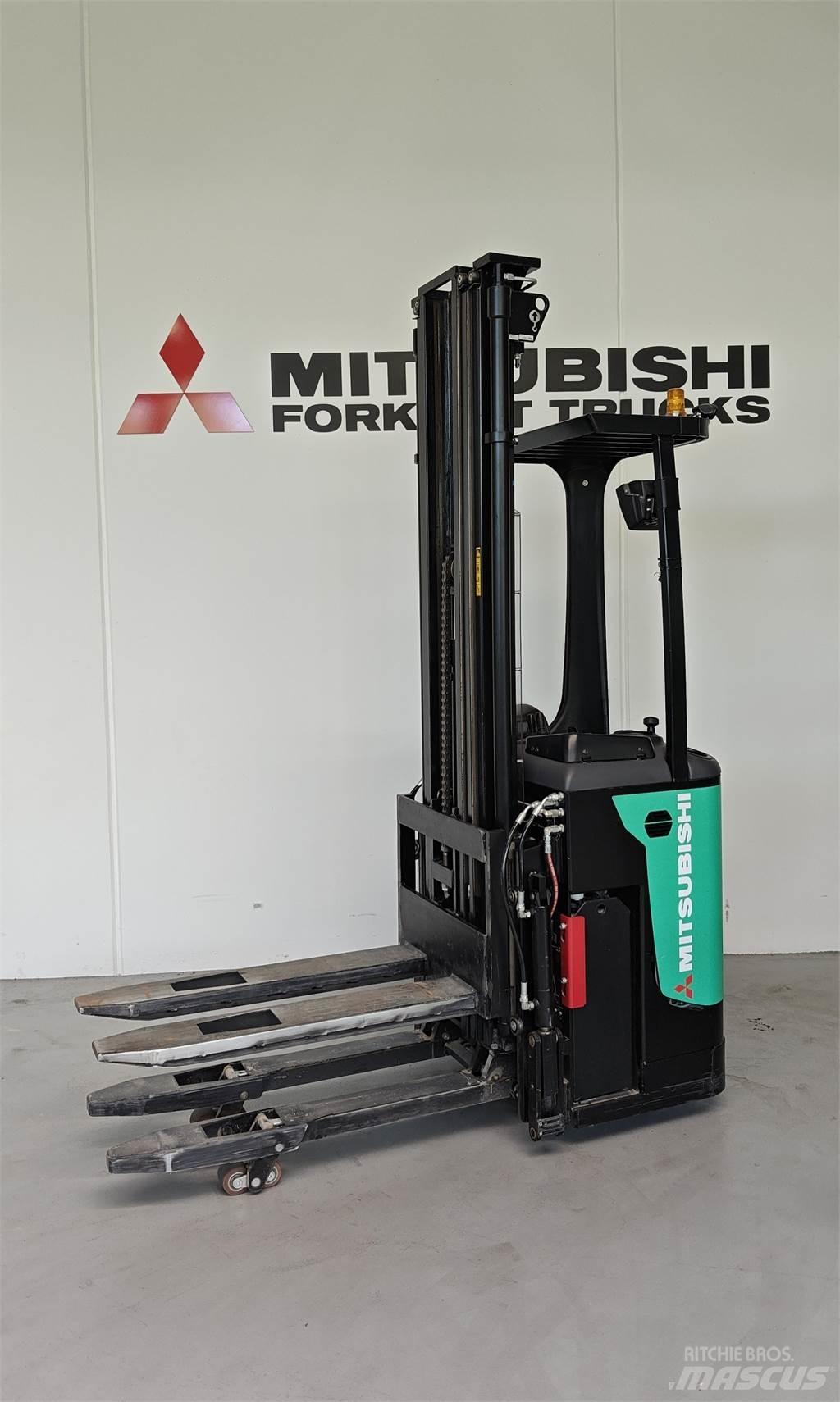 Mitsubishi SBR16NI Transpaletas Eléctricas con plataforma