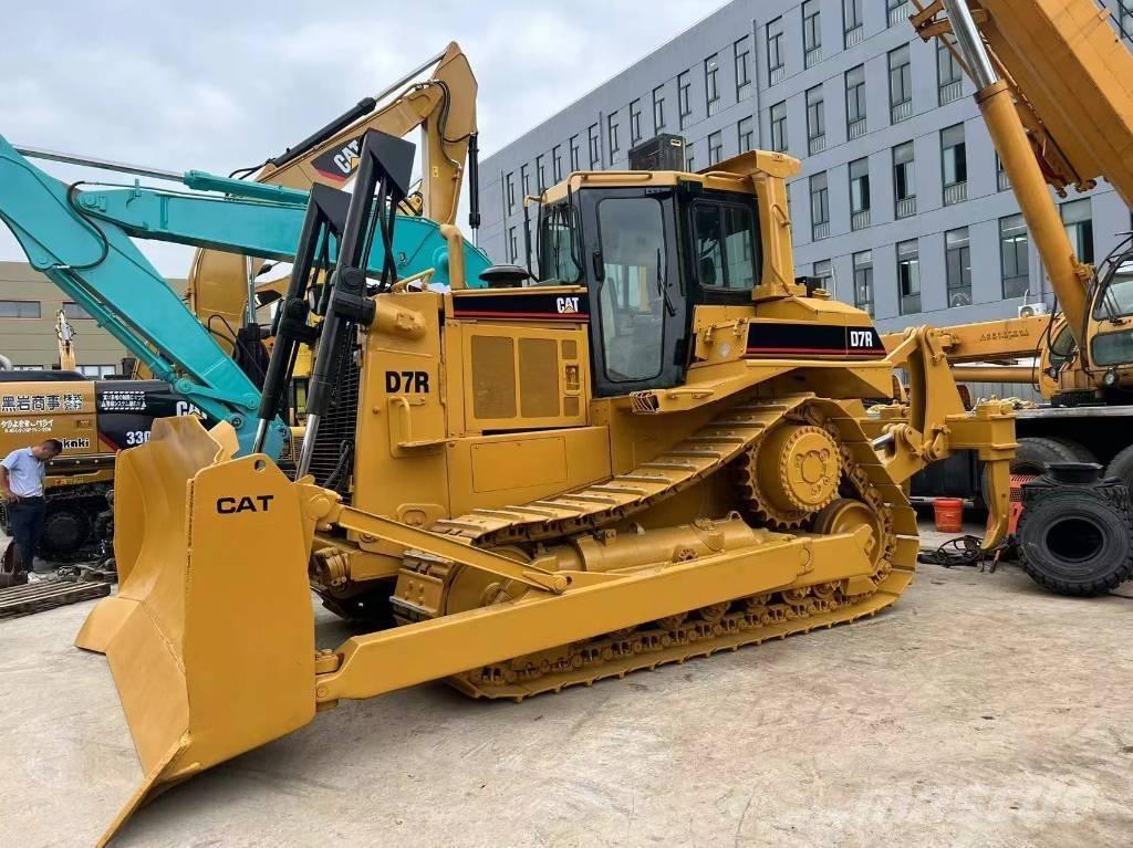 CAT D 7 R Buldozer sobre oruga