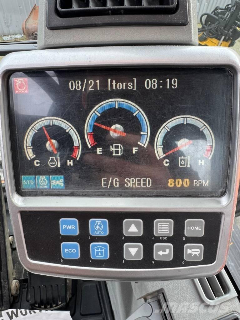 Doosan DX 140 W Excavadoras de ruedas