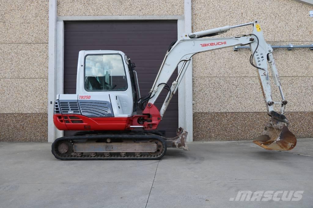 Takeuchi TB 250 Mini excavadoras < 7t