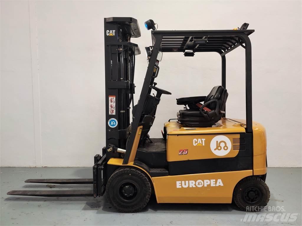 CAT EP25K PAC Carretillas de horquilla eléctrica