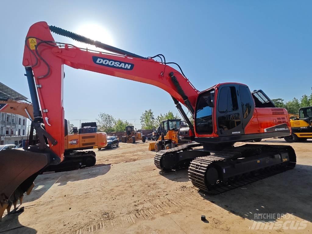 Doosan DX 225 LC Excavadoras de cadenas
