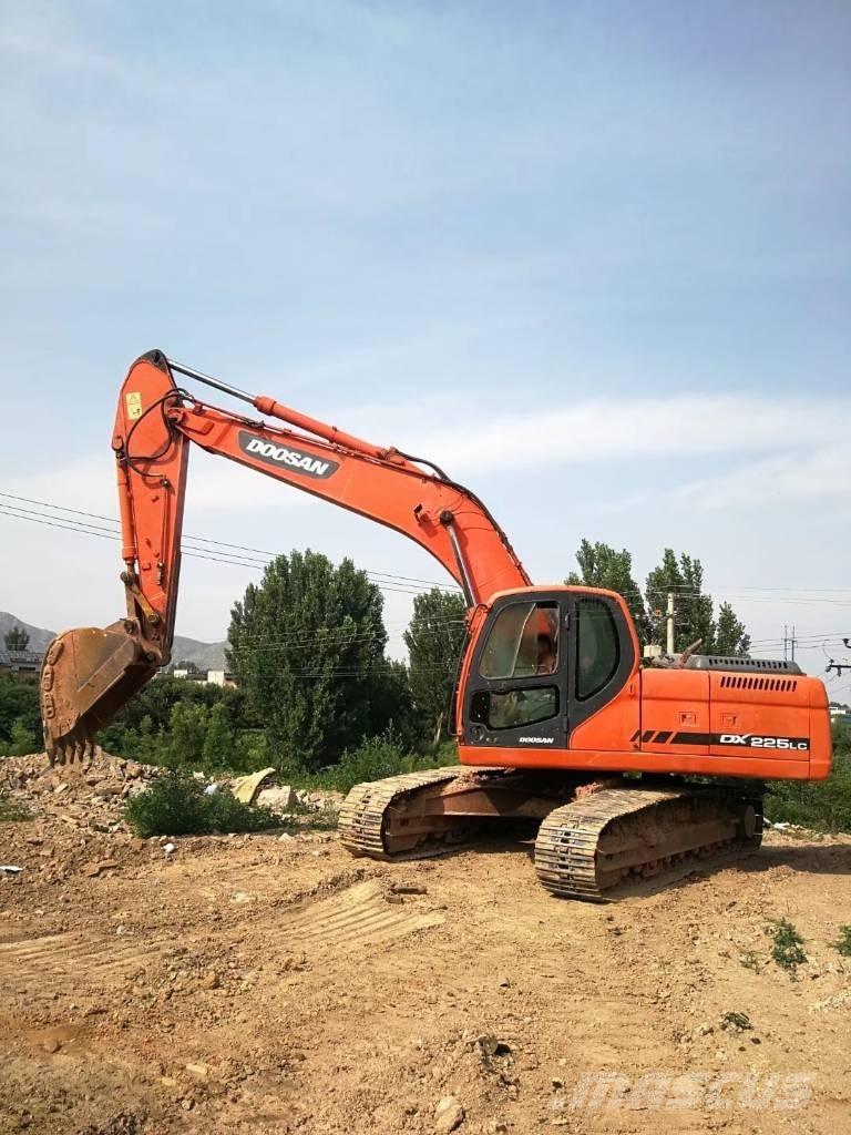 Doosan DX 225 Excavadoras de cadenas