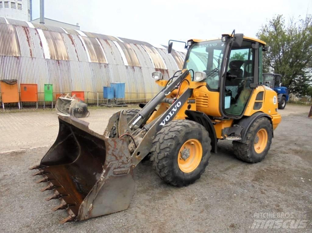 Volvo L 25 F Cargadoras sobre ruedas