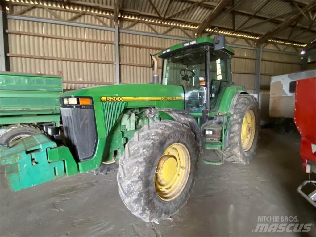 John Deere 8200 Tractores