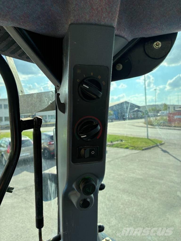 New Holland TS 130 A Tractores