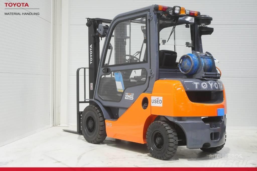 Toyota 02-8 FGF 25 Carretillas LPG