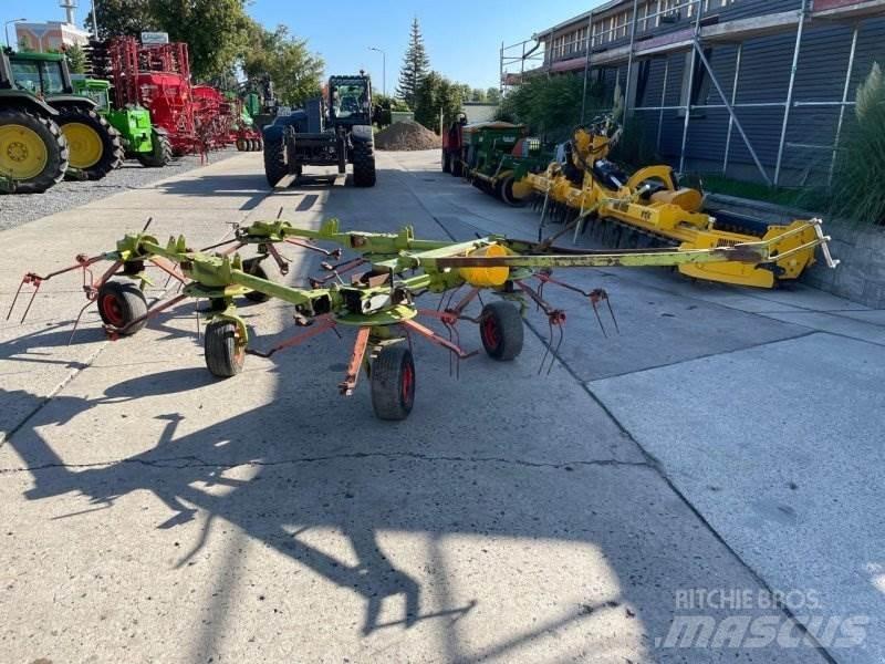 CLAAS 740 S Rastrillos y henificadores