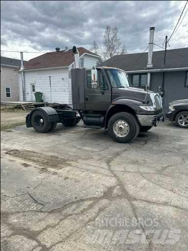 International 4400 Cabezas tractoras