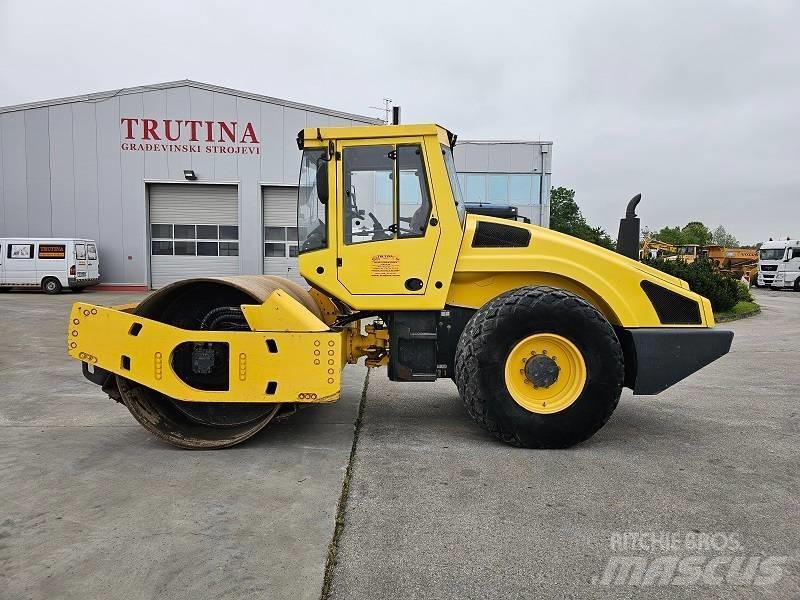 Bomag BW 213 D H-4 Rodillos de un solo tambor