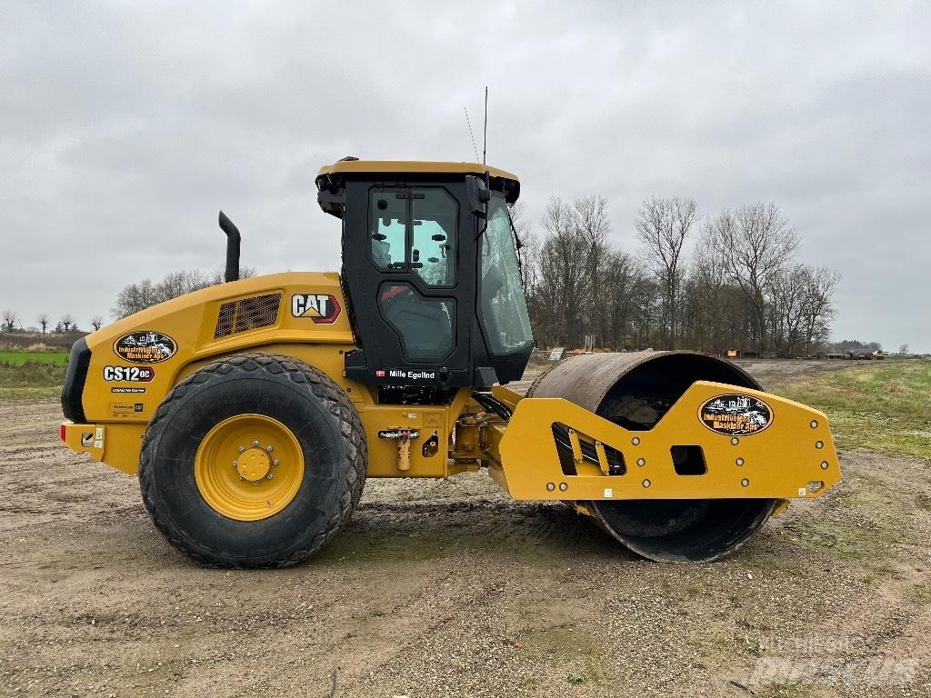 CAT CS 12 GC Compactadores de suelo