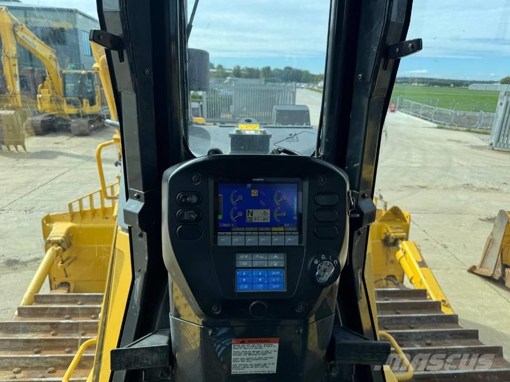 Komatsu D85PX-18 Buldozer sobre oruga