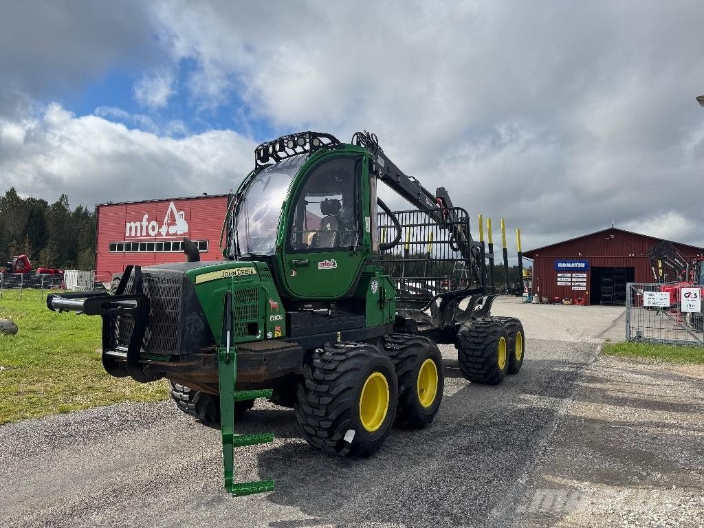 John Deere 810 E Autocargadoras