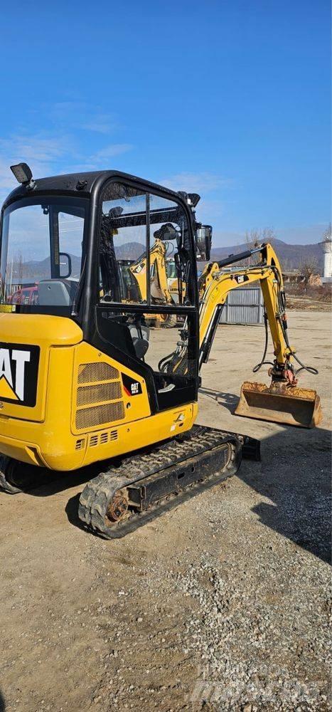 CAT 302.2 D Mini excavadoras < 7t
