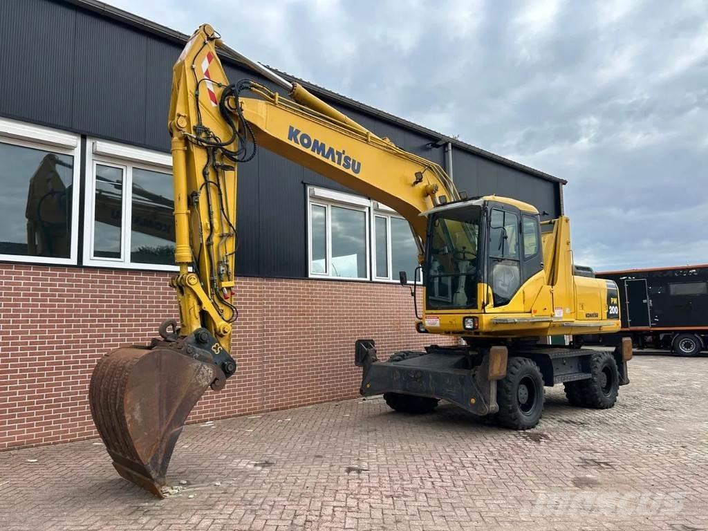 Komatsu PW200 Excavadoras de ruedas